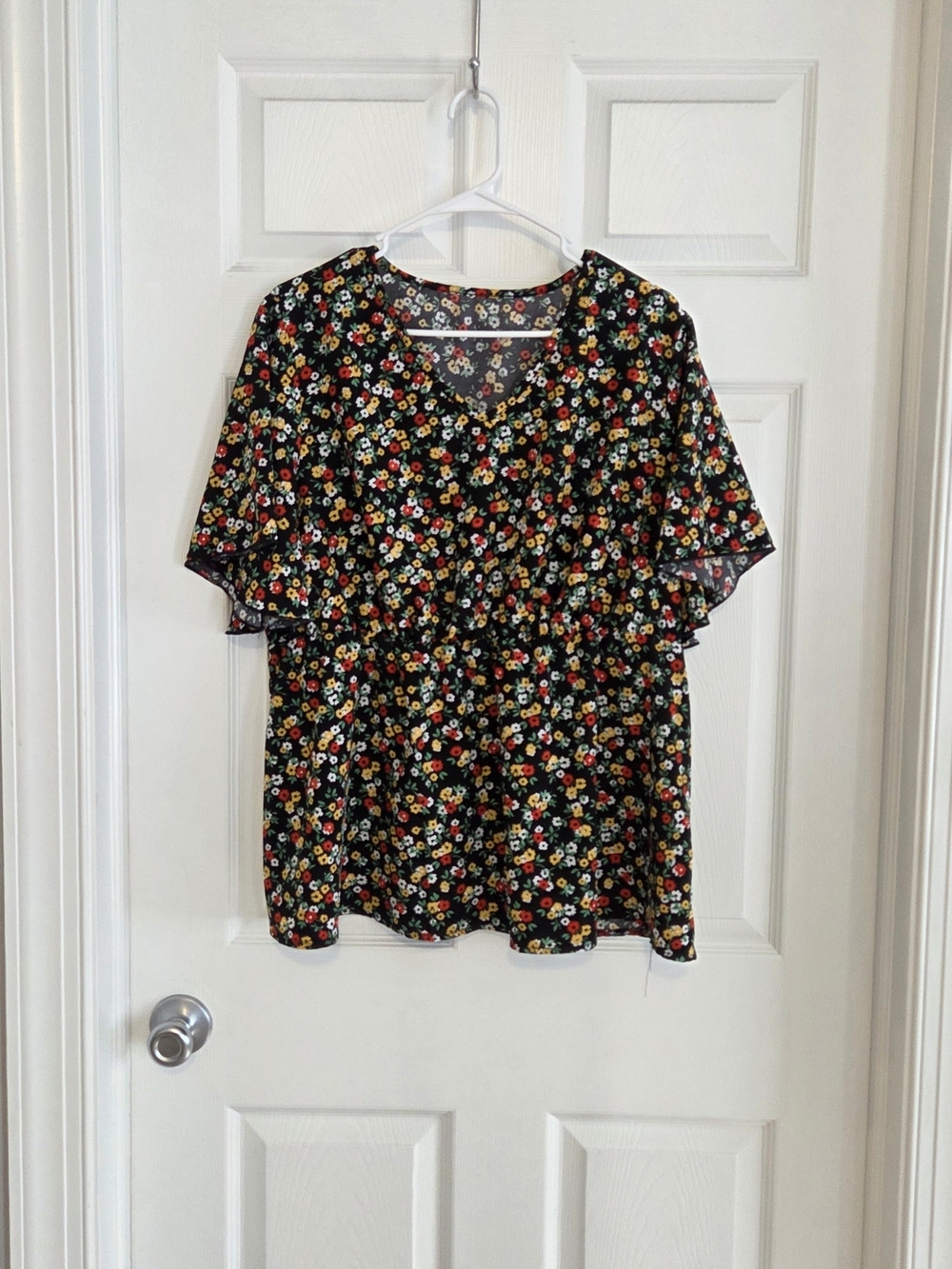 Source Unknown Black Floral Peplum Flutter Sleeve Blouse